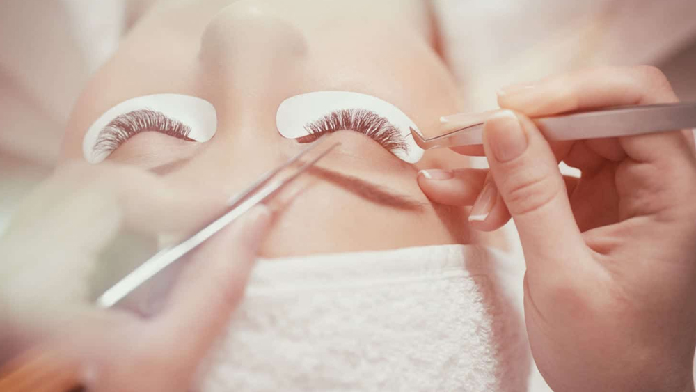 Makeup artists in Brooklyn, NY 